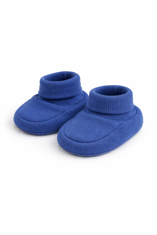 Blaue Baby Booties aus Bio-Baumwolle – weiche Babyschuhe