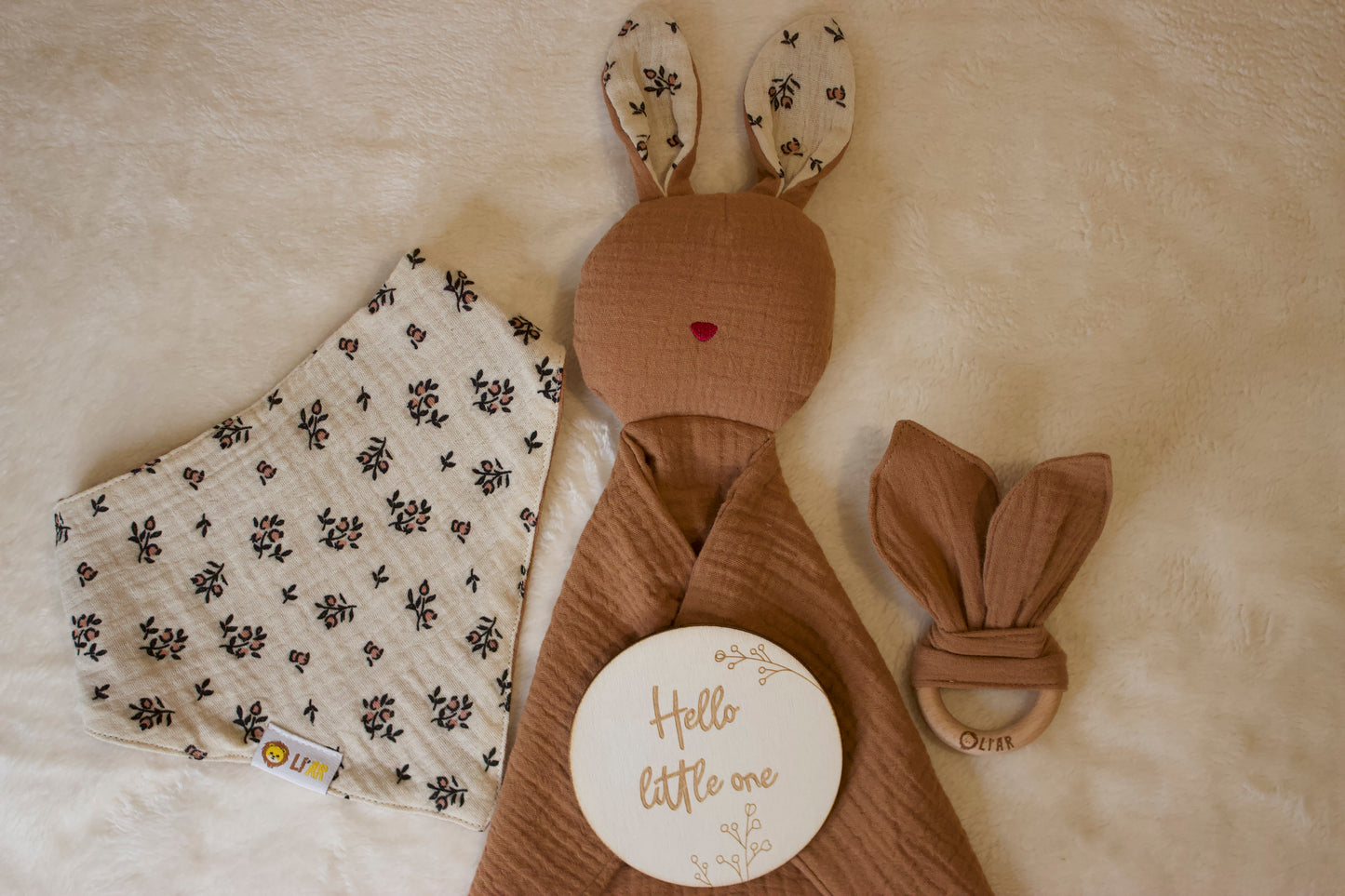 Braune Neugeborenen Geschenkbox als geschlechtsneutrales Baby Geschenk