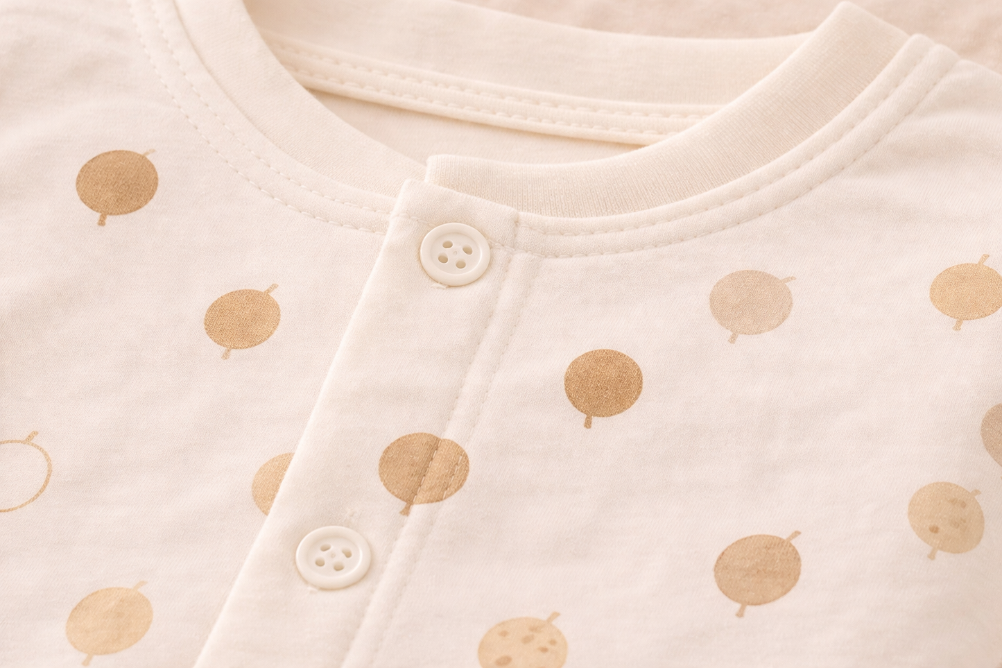 Verspieltes Ballon-Muster auf Baby Set – Balloon Dream Design