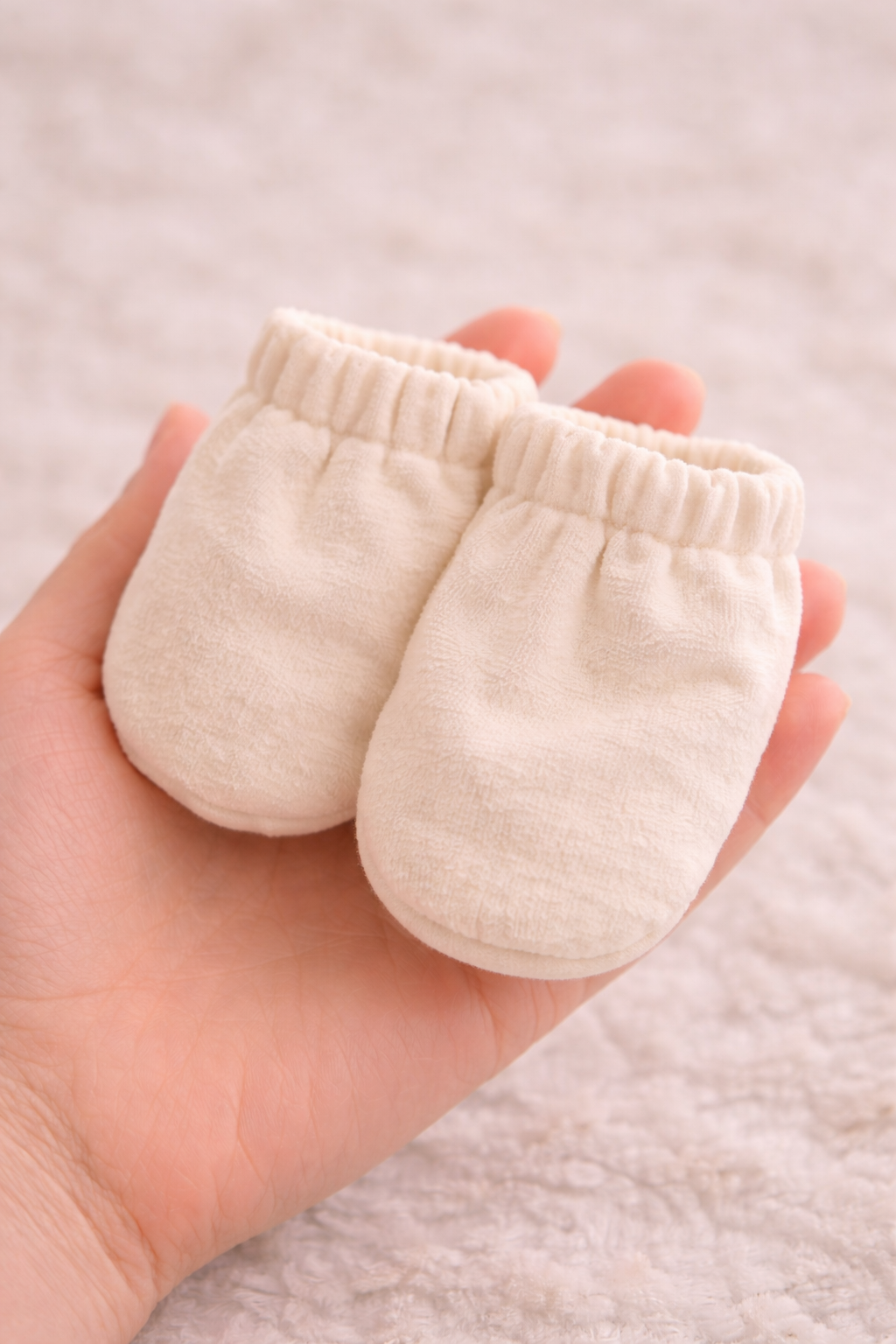 Hautfreundliche Nähte und sanfte Bündchen – Bio Neugeborenen Kleidung